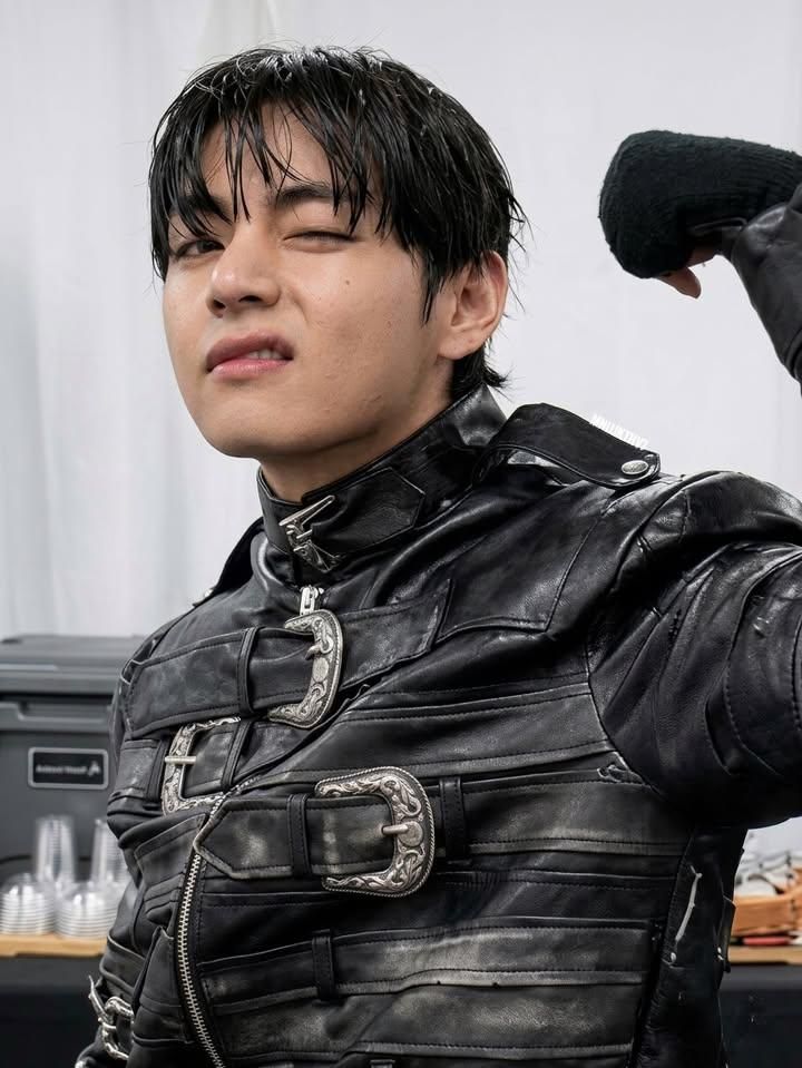 BTS FANCAFE tweet media