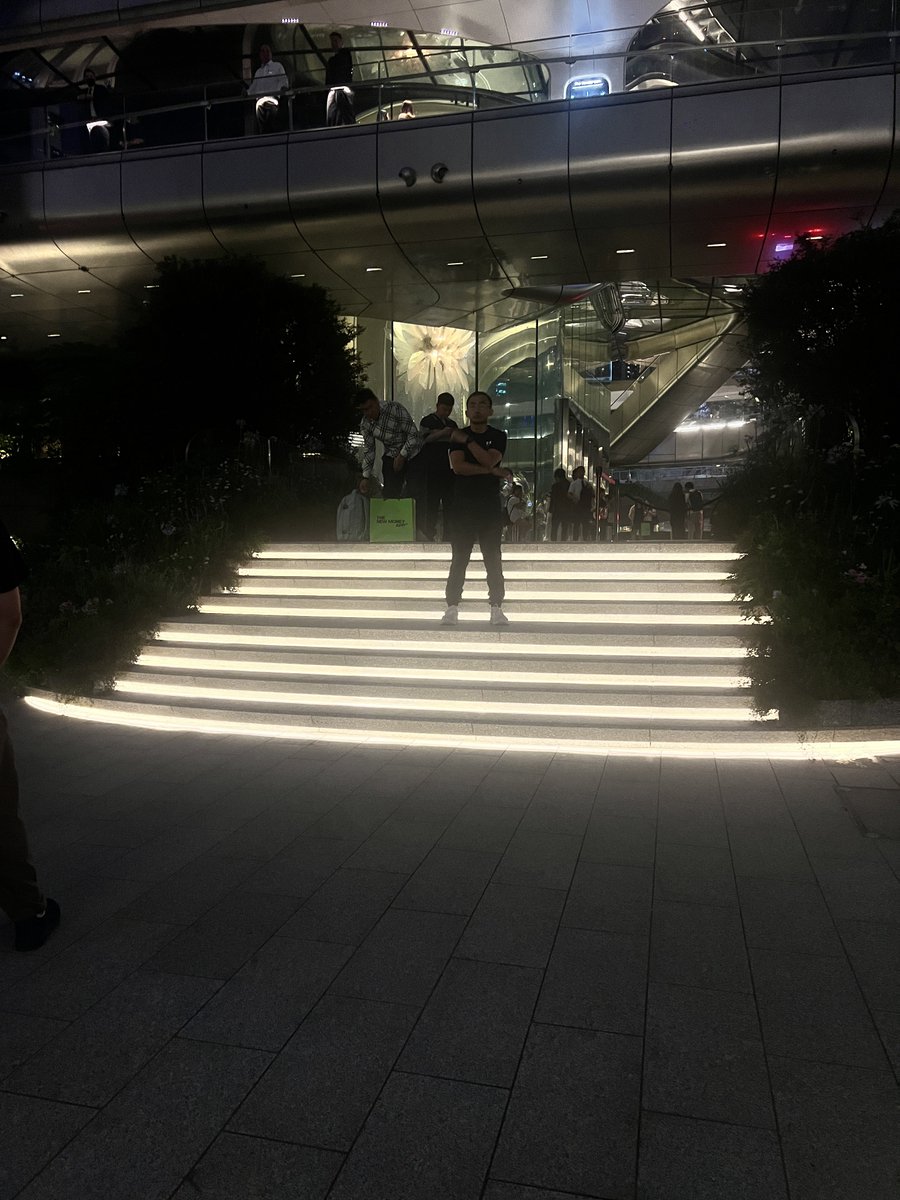 AD 1011 受害者香港维权当事人 tweet media