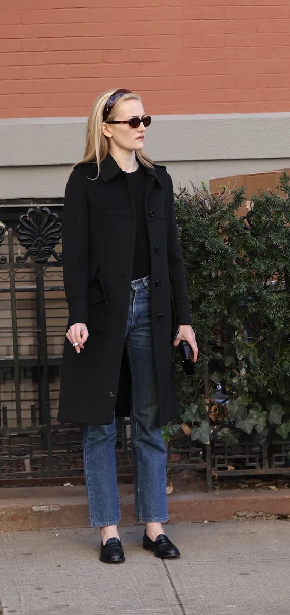 VlCTORlAVALE's tweet image. /  vicki  was  one  of  gotham’s  most  eligible  bachelorettes  #to  me ❗️❗️  senior  investigative  reporter  with  eight  years  of  experience ,  livingston  award  winner  and  polk  award  recipient  ❗️  don’t  forget  the  pulitzer  nom  and  snub  ❗️