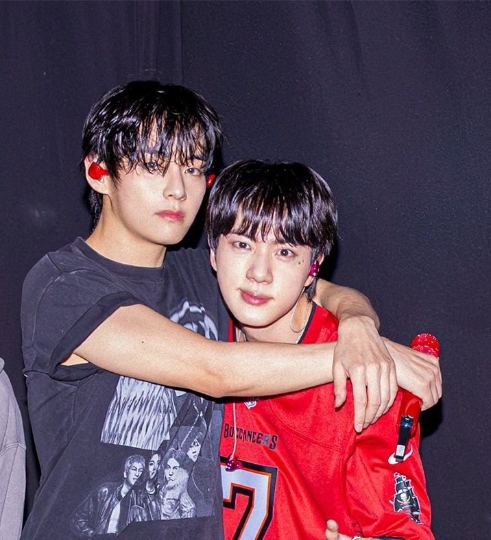 thv arms enjoyer⁷ 🪭 ⟭⟬ ⊙⊝⊜ ⟬⟭ tweet media