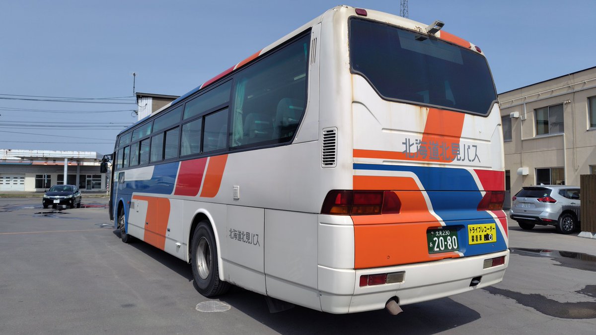 ZieL91437655's tweet image. そういえば結果的にウチで最後に残ったマーキュリーカラーの車両、2080号車が昨日をもって運用終了・引退となり、本日から廃車準備に入りました(´・ω・`)

これによりウチ所属のマーキュリーカラー車が全車引退となりました(⁠๑⁠•⁠﹏⁠•⁠)