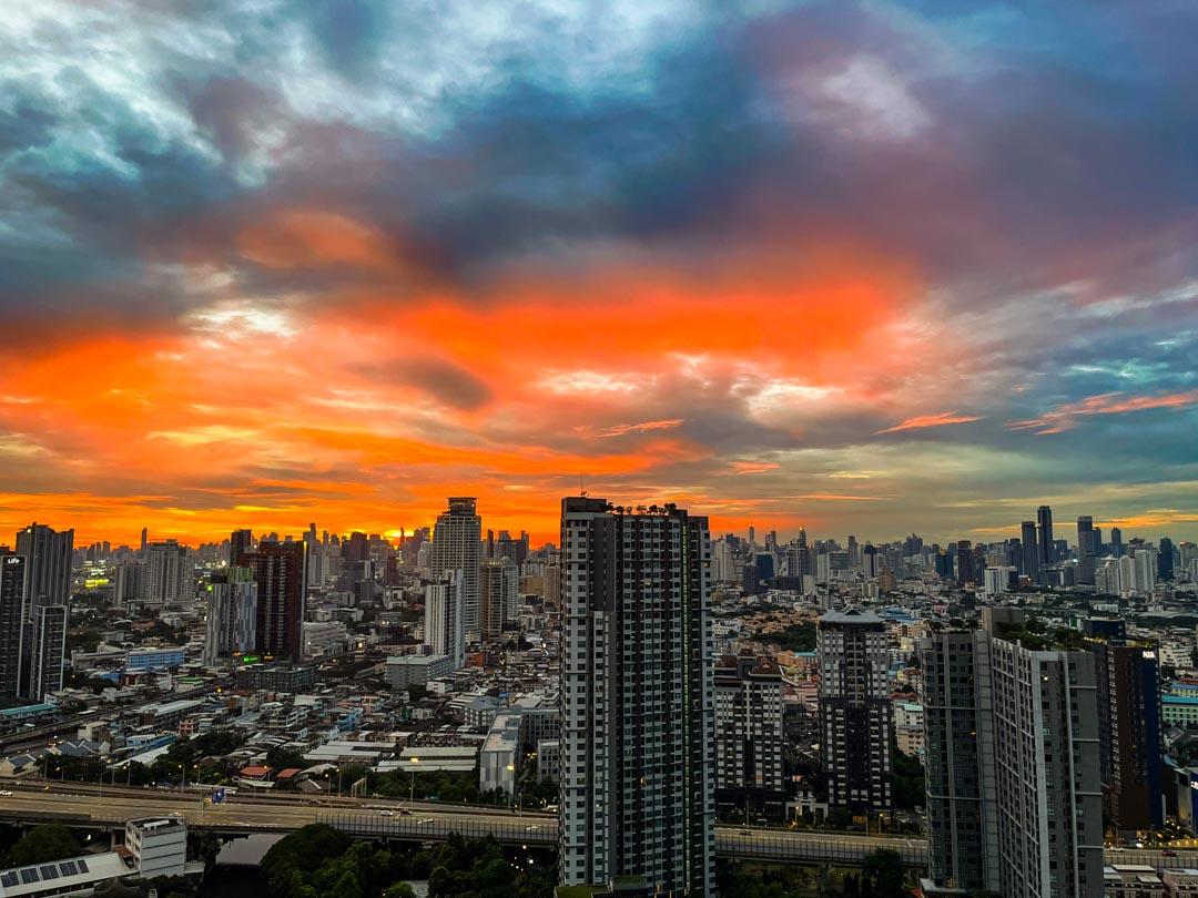 ApostrophePong's tweet photo. Blog photo gallery: Year of Views from the Top Floor
https://t.co/ZpdTHphgzh
With those spectacular views, it was like living on an observation deck. Here are some shots each month from the 38th floor. https://t.co/FS2H5AwDTR