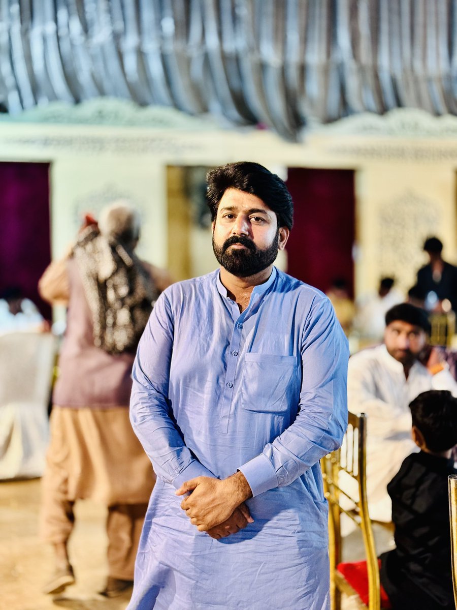 MianFazalAbbas1's tweet image. A Night to Remember ✨
Focus on the good, and the good gets better. Lost in the warmth of the celebration.💖🕊️
#GoodVibesOnly #StayHumble #FestiveSeason #LifeIsBeautiful #Elegance