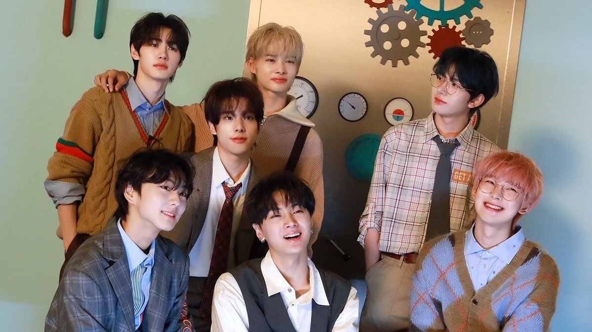 TooClosetotheRoyalty tweet media