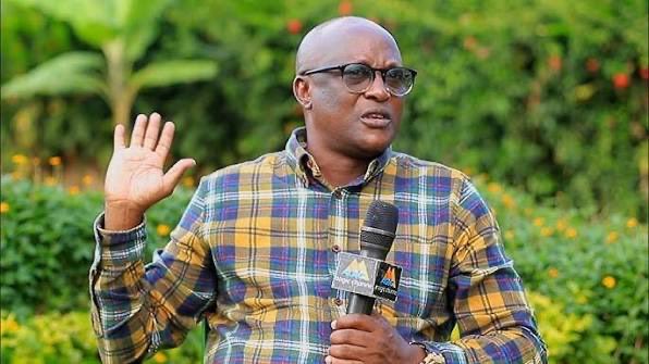 Uyu mugabo mu biganiro agize imisi akora aratanguye kurenga umurongo utukura. Abamwegereye bamuhanure yorohe atuze

Gaston SINDIMWO nimba agomba kuvuga ubujambojambo bw’ ubugoryi nahamvye abandi i Matonge mu bubiligi canke i Mahama mu Rwanda 

Iyi ni last warning ⚠️ kuri we 🙌
