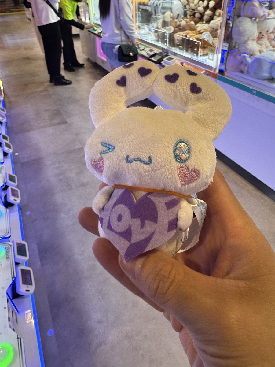 Official_Kaipee's tweet photo. 土曜日！残ってるか失敗やったけどしっかりゲット！何気に人生初クレーンゲーム😚 https://t.co/dIofmCCMuR