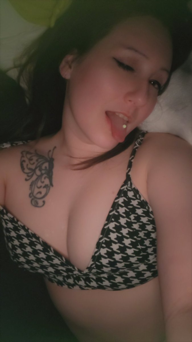 🥴🥴🥴#slut #dommy #femmedom #whore #femdom #ahegao #ahegaoslut #nsfw #nsfwaccount #18plus #wetpussy #tits #titties #pussy #attentionwhore #cockslut