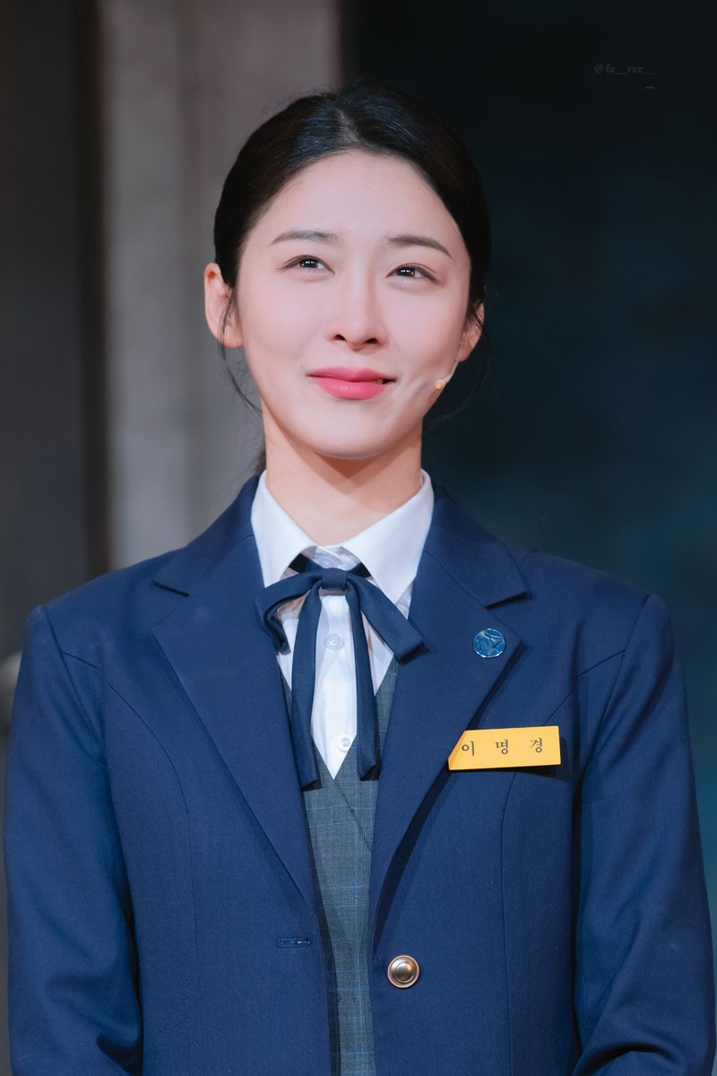 fe__ver__'s tweet photo. 260426 A여고 사서의 영광과 비극 무대인사
명경 #정우연 https://t.co/Cnj3oZpOuY