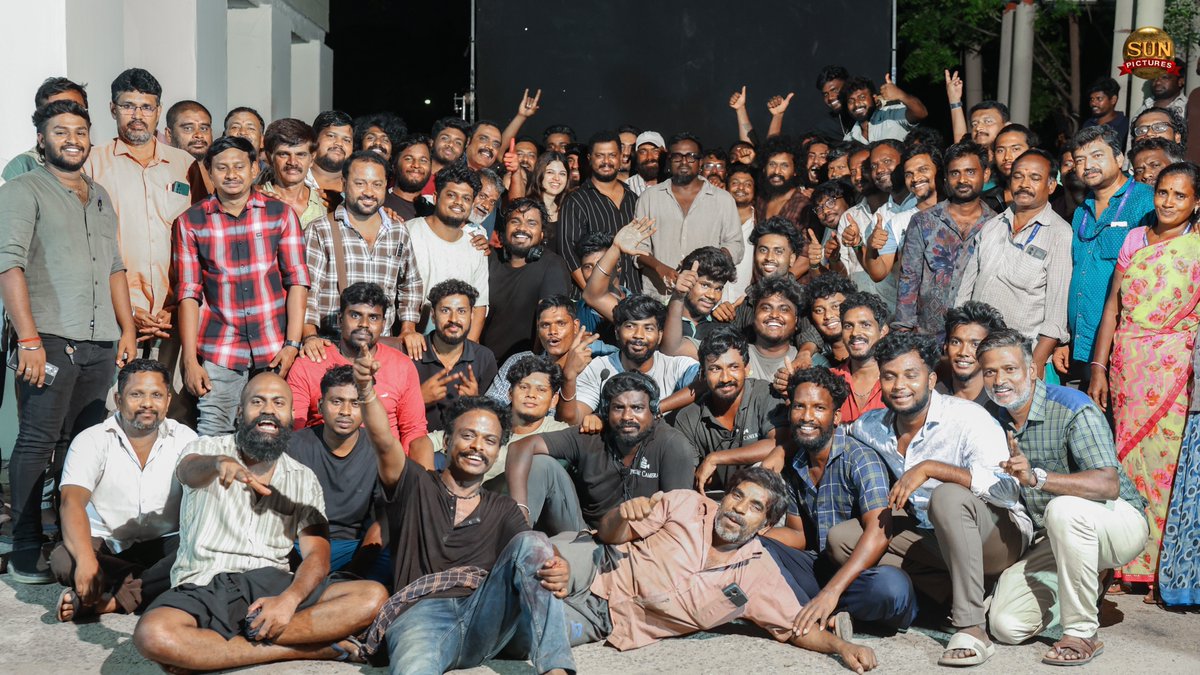 sunpictures's tweet image. #DC Shoot wrapped 🌹🔫 You ready?

@Dir_Lokesh @ArunMatheswaran @anirudhofficial @WamiqaG @isanjkayy @mukesh_DOP #PrasannaGK #KannanS @PC_stunts @kabilanchelliah