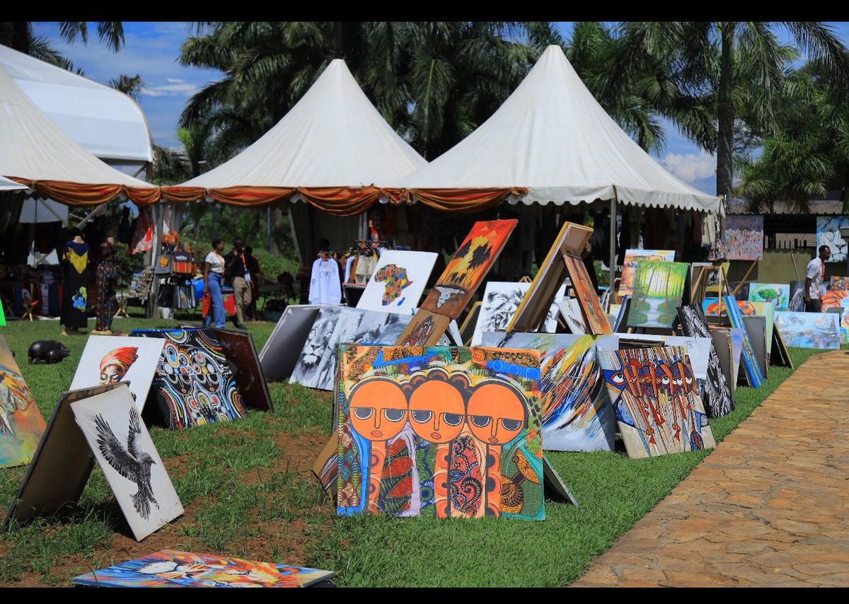 NitahVan's tweet image. Terms used at POATE 2026 that you need to know 

1. Exibitors
These are people in the field of tourism who pay to showcase their products and services for the public to come and see and make business with them eg tour operators, tour guides , hoteliers etc 

2. Hosted buyer