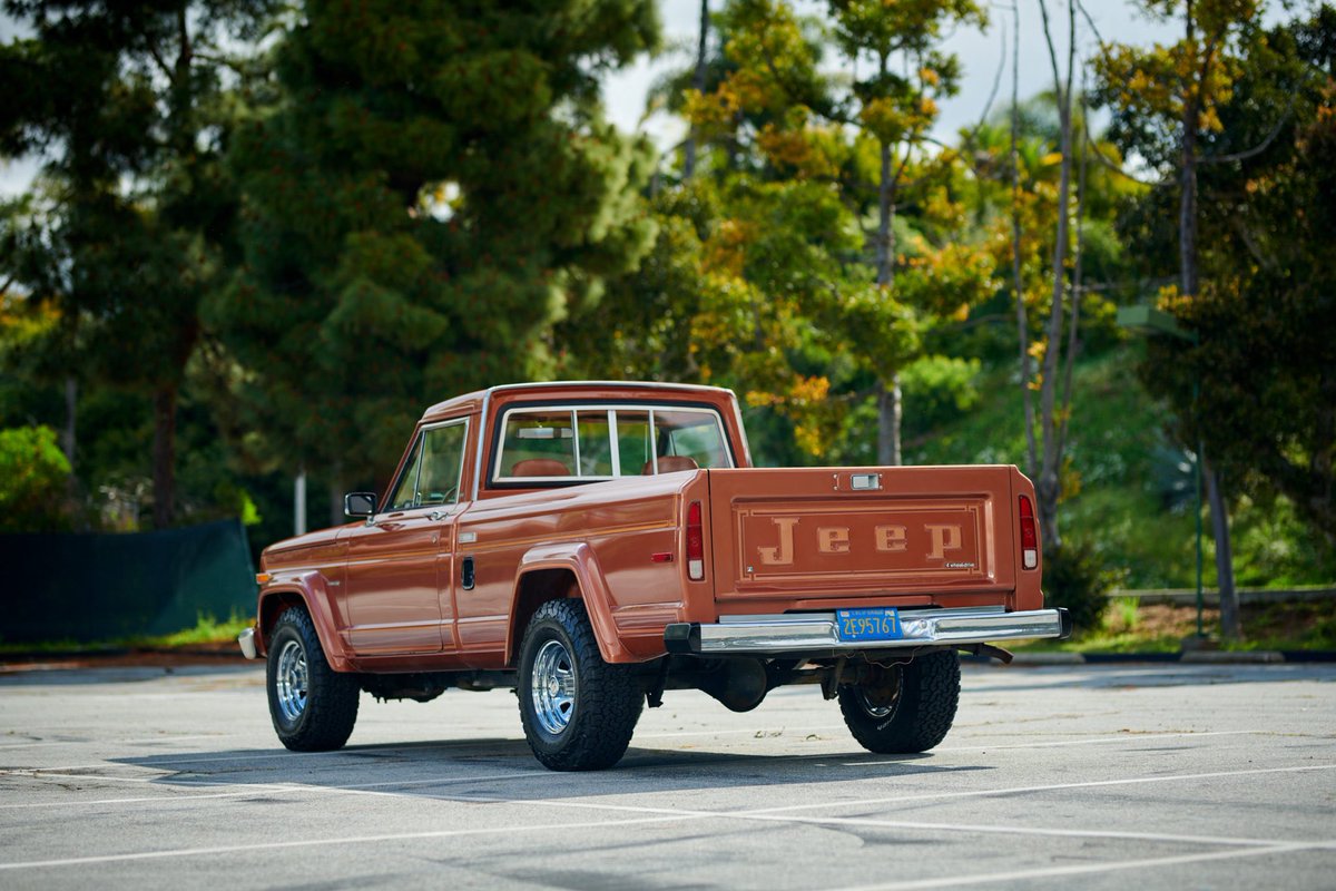 All_The_Cars_12's tweet image. 1983 Jeep J-10 Laredo Pickup
#jeep #jeepj10 #jeeplaredo 
Naturally-Aspirated 4.2L I6 - 112HP • 210 lb-ft