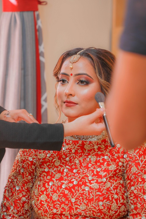 🌿💫 Brides redefining elegance—viral looks you can’t miss. 👉 Explore here: buff.ly/b8ywUo1

👑 Stay inspired—tap 𝐟𝐨𝐥𝐥𝐨𝐰 or more bridal buzz!
#WeddingBuzz #BridalCare #TrendingIndia #Threads #WeRIndia