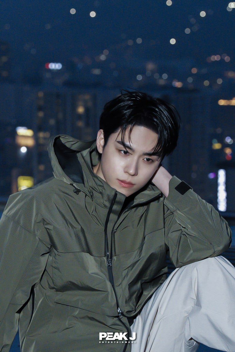 훙 tweet media