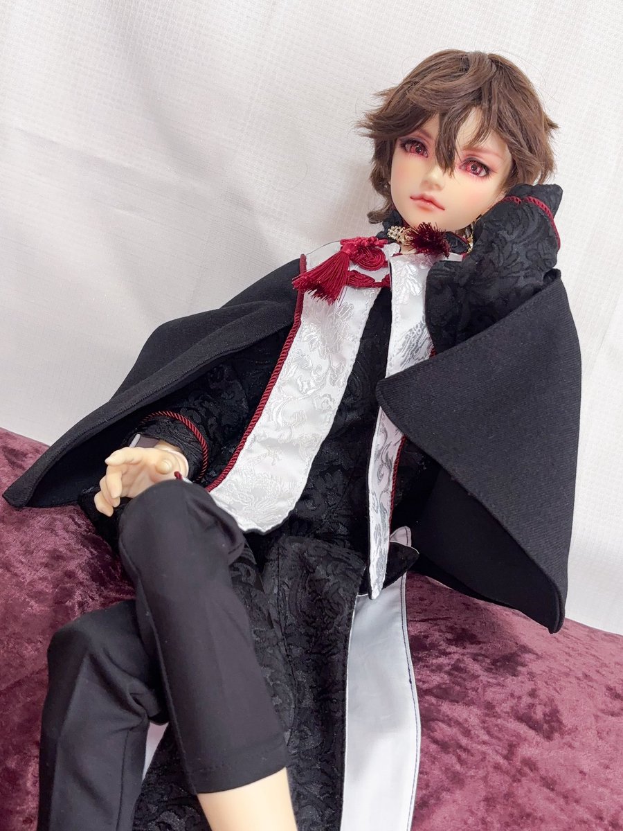 yukidourou's tweet photo. ドルパでyurine様のチャイナケープとカラー、チャイナ服をお迎えしました。お色もポーズで変わるシルエットも素敵です〜✨
お友達のところの子がリンクカラーのおそろなので、一緒にお出かけするのがとても楽しみです🥰

yurine様、カッコいいお衣装ありがとうございました🙏💕
 #THN_OF https://t.co/0RRBYhqust