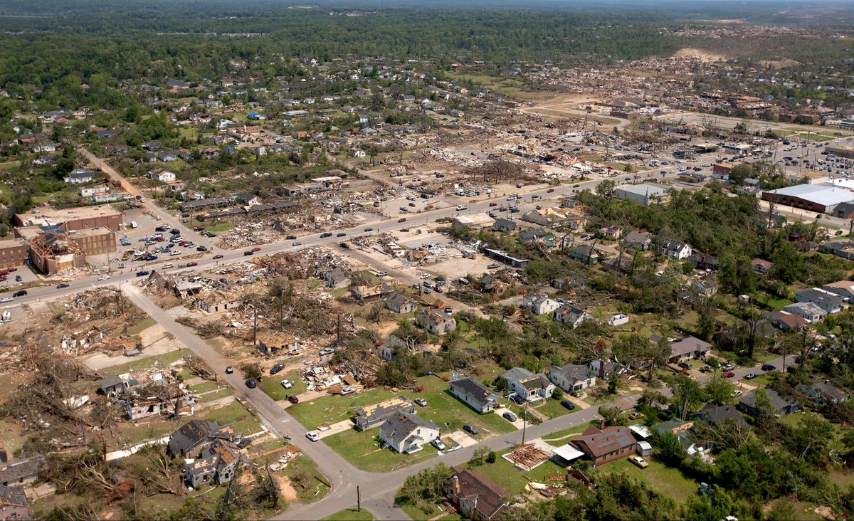 NickCMNWX19's tweet image. OTD in 2011: One of the worst weather events in modern history occurred across the Southern U.S as dozens of violent and deadly tornadoes touched down in the states of Mississippi, Alabama, Tennessee, and lastly Georgia. Never Forget. #wxtwitter