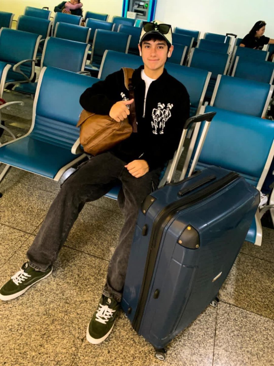 TeamHeathOfc's tweet photo. Safe skies, Heath!❤️ https://t.co/Ww8EtmoZHK