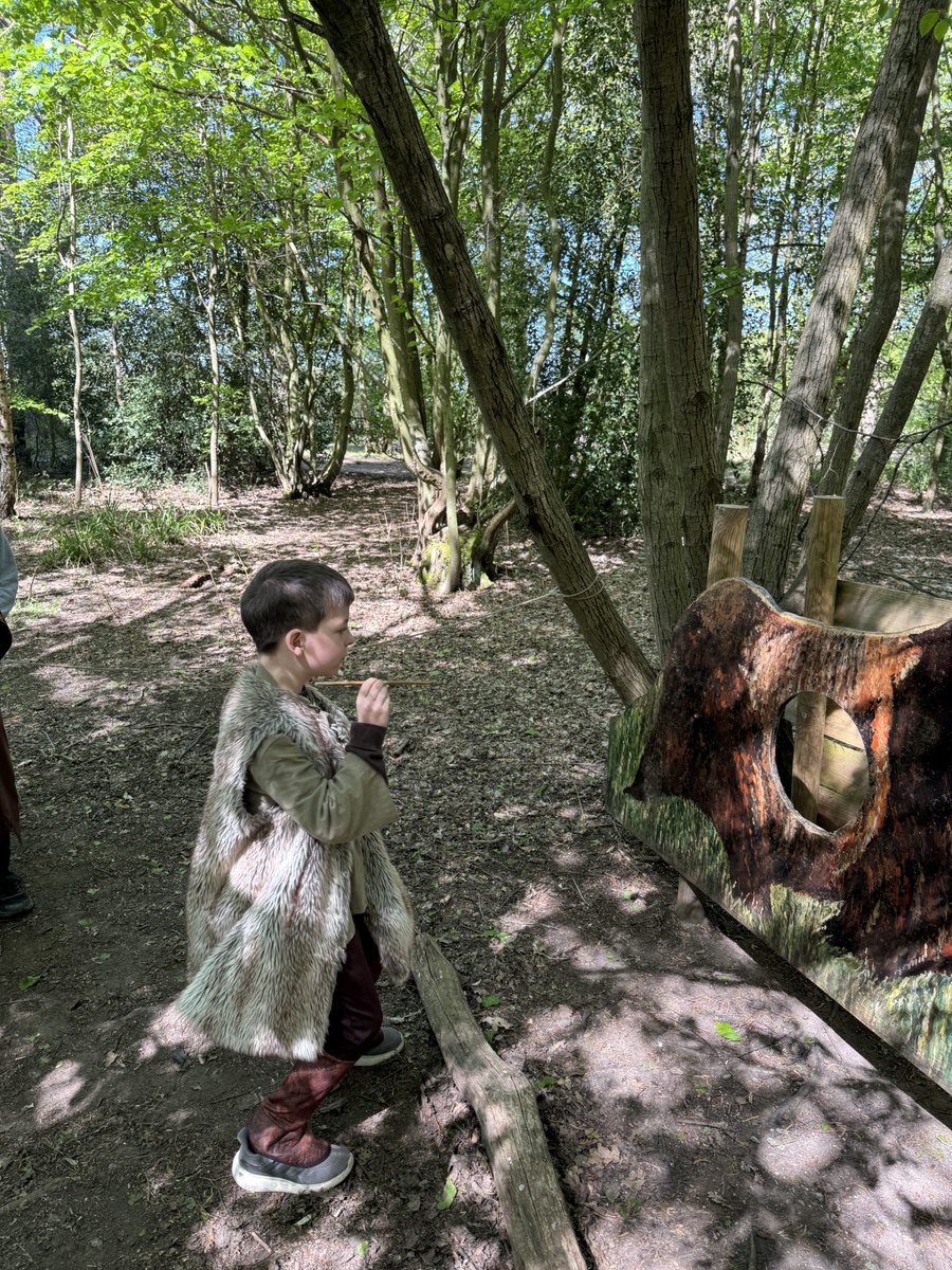 RAButlerAcademy's tweet photo. Y5 travelled back to the Stone Age @Celtic_Harmony for a range of activities, including foraging for herbs to make soup &amp; throwing spears at a wild boar &amp; woolly mammoth. They built shelters, traded resources &amp; watched a flint knapping demo to learn how stones were used as tools. https://t.co/ByhXsR9ZFL