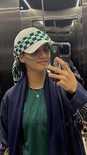 shzisi's tweet photo. بطل سوبر و قاره 💚
و غيري رصيف للماره 😂🔥 https://t.co/vMPr35KT7r