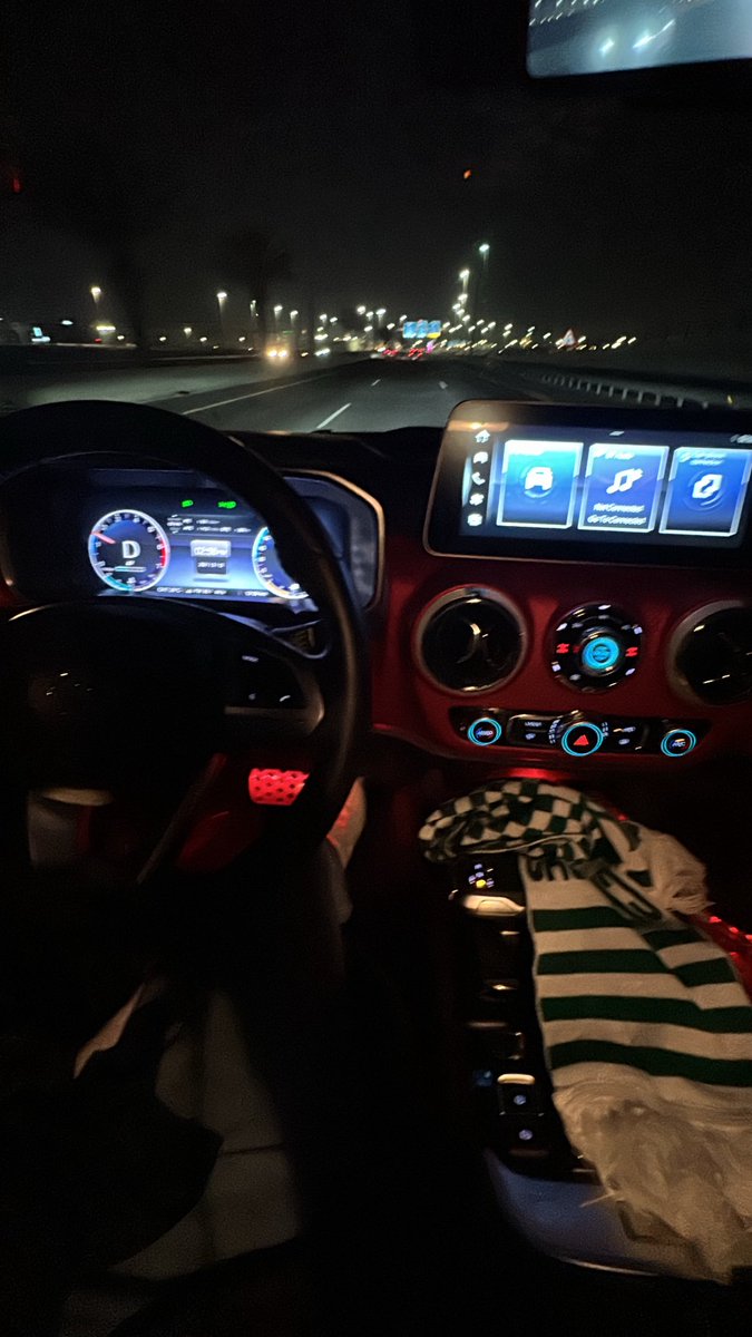 shzisi's tweet photo. بطل سوبر و قاره 💚
و غيري رصيف للماره 😂🔥 https://t.co/vMPr35KT7r
