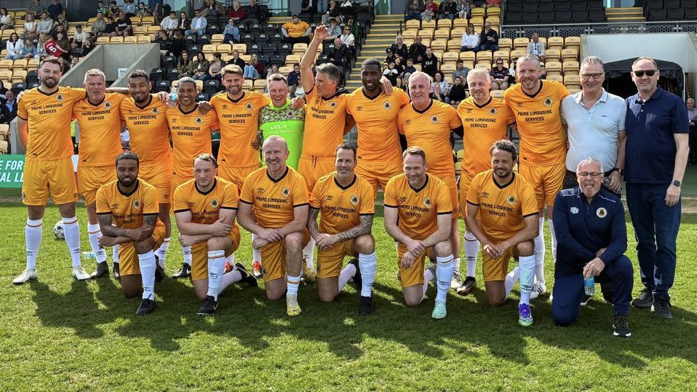 wardy_5's tweet image. Loved lacing up the boots again with my old @bostonunited teammates vs @LincolnCity_FC in yesterday’s Legends game.

No surprise @SwizzyWeirDaley was back on the scoresheet ✈️

Amazing facility—big things ahead for the club 💛🖤 #CommunityDay