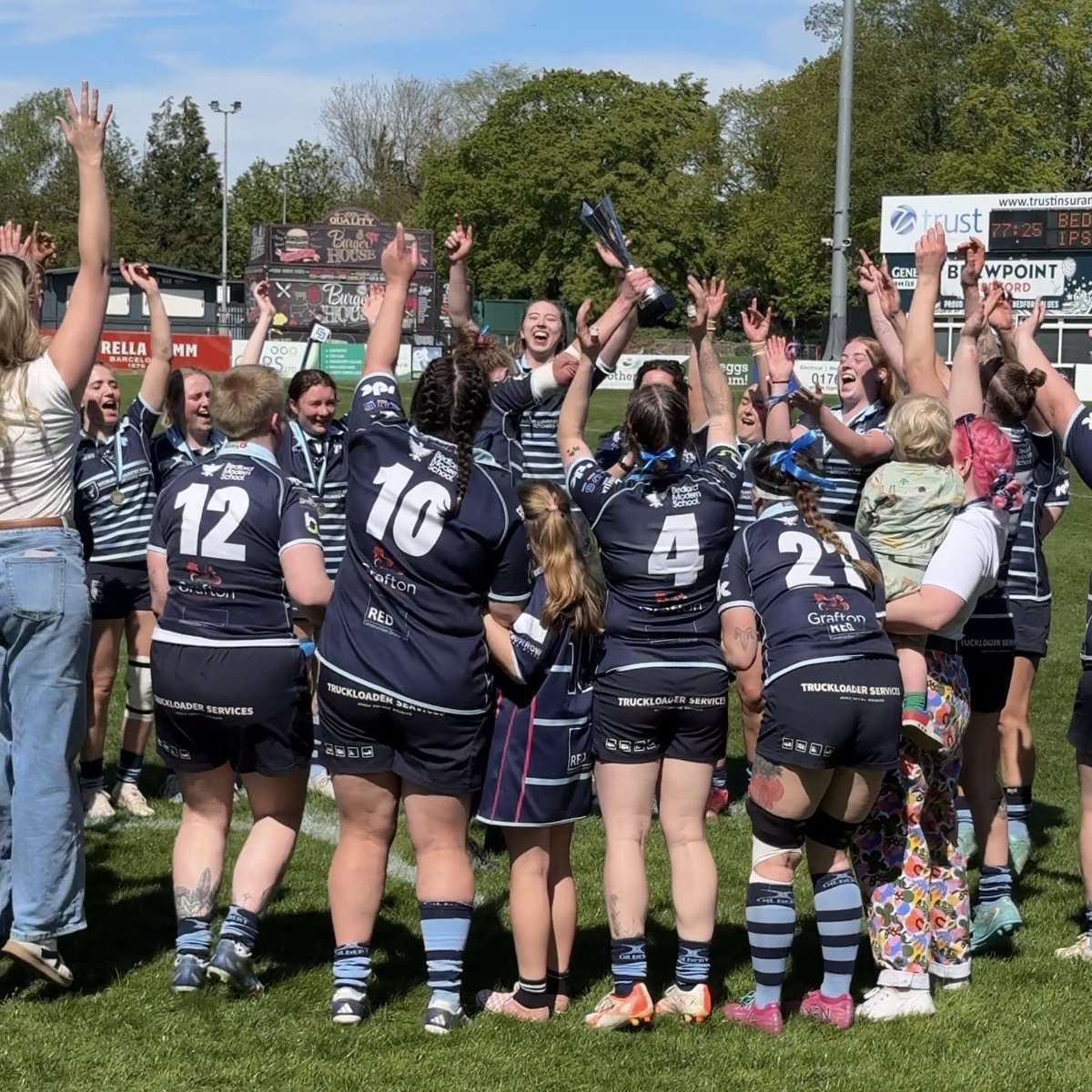 BedfordBluesSC's tweet image. On Saturday @BedsBluesWomen picked up another win meaning they went UNBEATEN in the league - an incredible achievement!👏

They finally got their hands on the trophy!🏆

Great to see several BBSC Members at Goldington Road making up the biggest gate of the season!💙🩵🩷

#Bedford