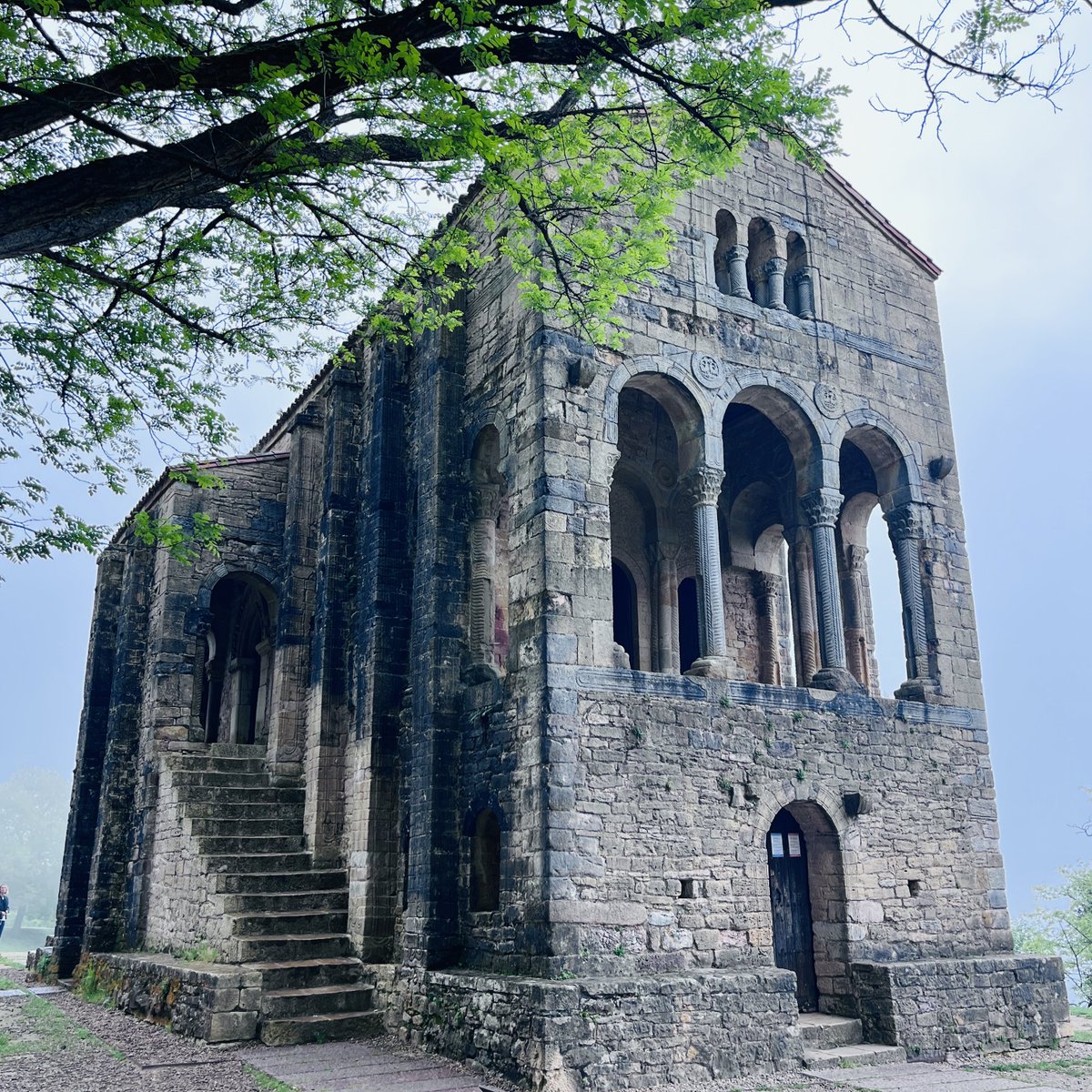 e_lliteres's tweet photo. #SantaMariadelNaranco #Asturias https://t.co/EMB5uppMSY