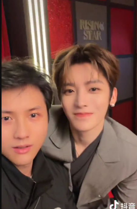 MotangisHappy's tweet photo. #HouMingHao ช่างภาพชมใหญ่เลยว่าหล่อ https://t.co/cqpXsvEhKp