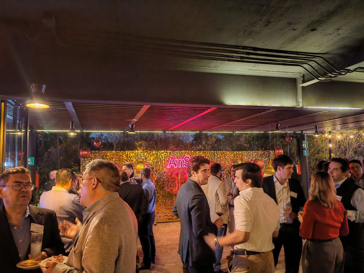 Chadwell_Int's tweet photo. 🥂 ¡Celebrando 15 Años de Excelencia con AmSpec México!
Great evening in Mexico celebrating AmSpec's 15th anniversary on behalf of  #Chadwell, a global commodity trading company. Grateful for the partnership and the continued trust across our North America trading operations. https://t.co/YNrj1j7IT6