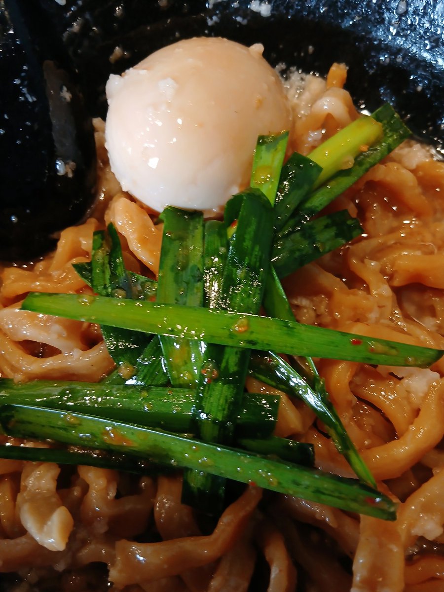 浅川商店太田店🍜
濃厚脂そば(ギトかため)🍥ラーパス味玉🐤坪ニラ🔥
背脂の雪山🏔️からゴワッゴワ極太麺をズルズル啜る😋大好きな坪ニラ投入🔥
美味しい‼️
他にもマヨや魚粉やタバスコなどなど味変トピ多数🎶
最後まで美味しく楽しくいただきました🥳🎶
ポイントためてラーメン無料狙っちゃう💘