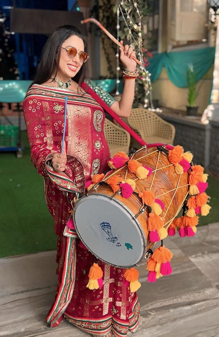 Rupali_Fan4ever's tweet image. #Anupamaa and its 2000 episodes completion news still trending 🥳♥️
This is the love of your digital family for you Mam ❤️ 💕 
You deserve all the love n success for being beyond perfect as our Anu ❤️💕👏 congrats on achieving this milestone 💖 ❤️ #RupaliGanguly