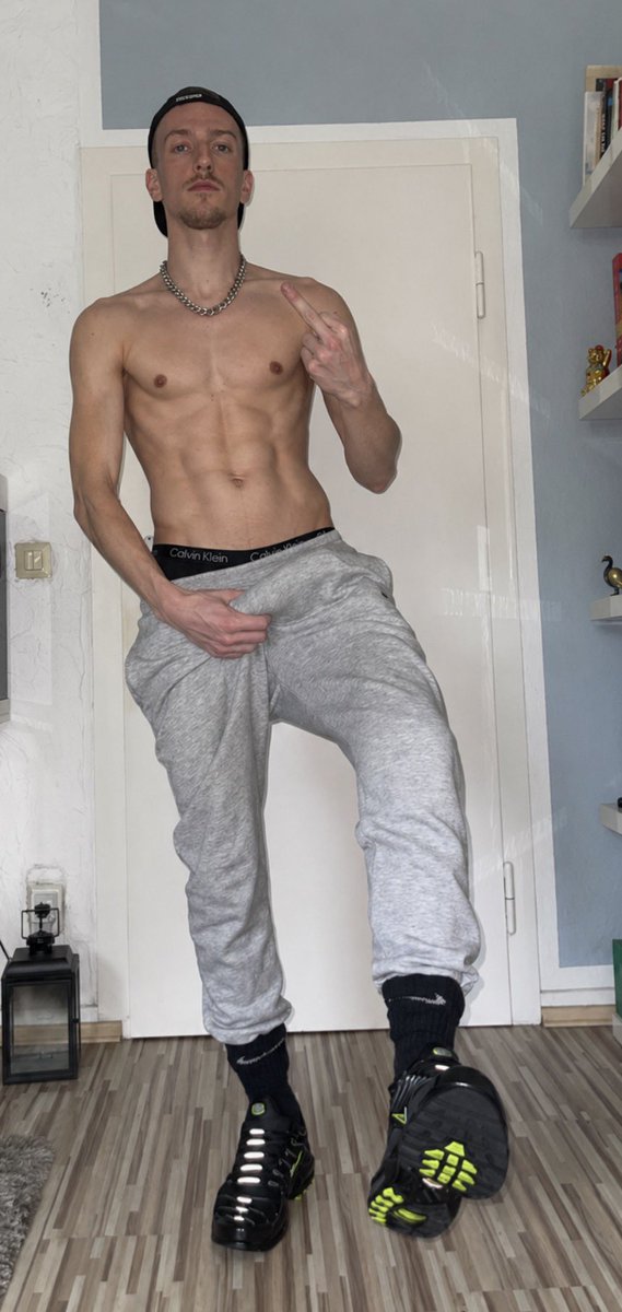 AlphadillenX tweet media