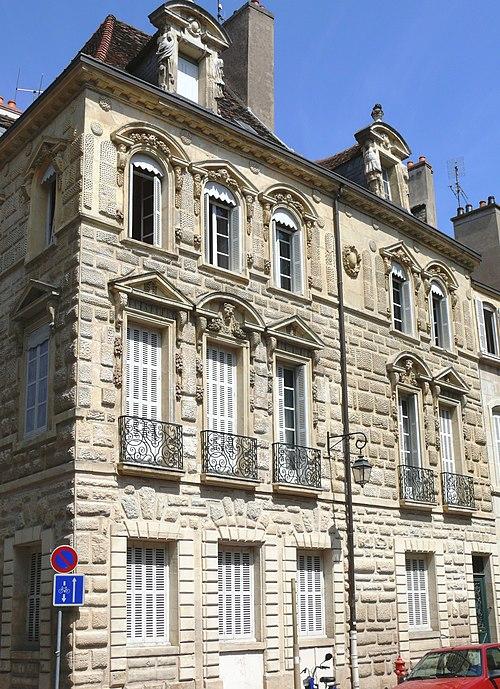 MonumentumFr's tweet image. Maison à #Dijon (#CôteDOr) Construction 2e moitié XVIe siècle. Façades sur rue et toiture (cad. I 342) : classement par arrêté du 22 septembre 1943.
Suite 👉 monumentum.fr/monument-histo…
#Patrimoine #MonumentHistorique