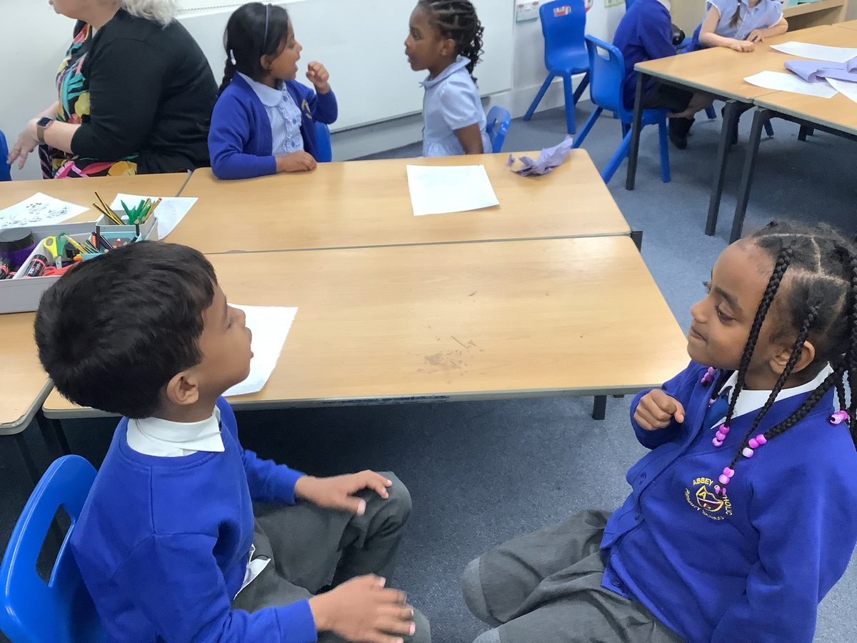 AbbeyPrimary's tweet image. #Y1 #English #Speakingandlistening… Today we are hot seating. Taking on the role as interviewer as we interview the main character in our book.