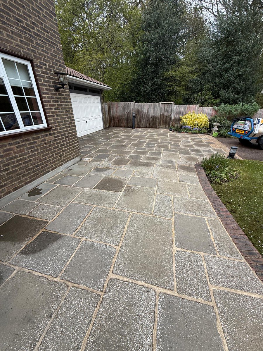 CPMaintain's tweet photo. 🚨 The CPM team has just completed this jet wash clean for a home in Seldon.

Do you need help 🙌 with a jet washing service? 

 📲 0800 3032745

#cleaning #home #property #cleaningservice #jetwashing #jetwash #sussex #surrey #kent #property #home #driveway #patios #paving https://t.co/UzVc4mLugL