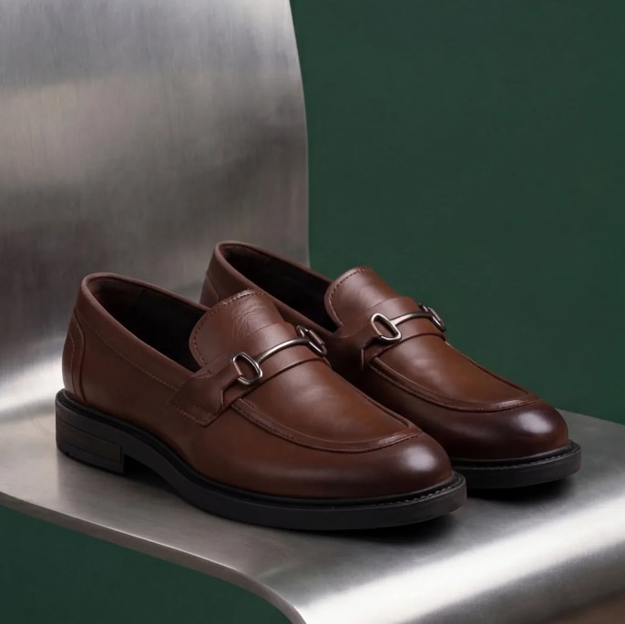 AdoroA64587's tweet image. Discover the Best collection of men shoes at Adoro. From casual sneakers to formal dress shoes, find your perfect pair for any occasion.
adoro.com.pk/collections/al…
#men #shoes #shopping