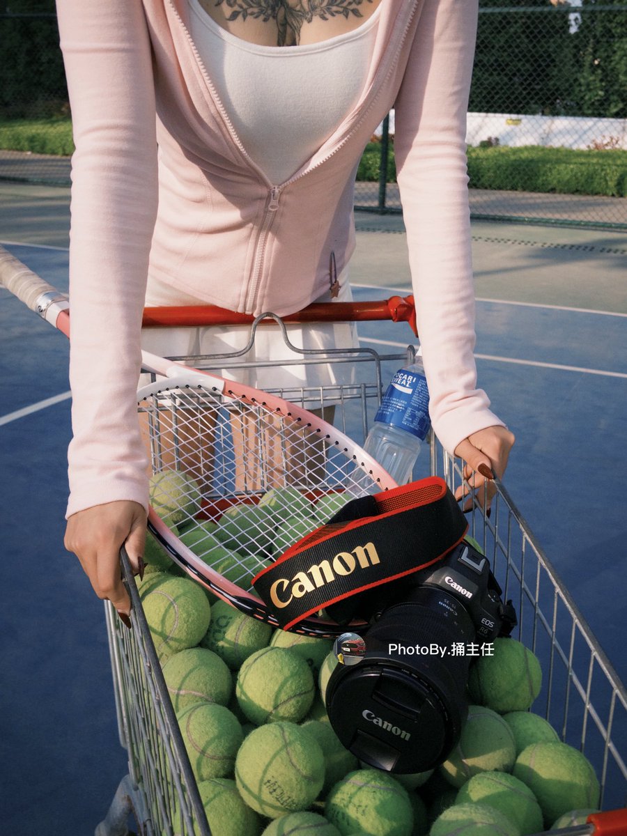 HSH_9807's tweet photo. 球拍扇过来的时候 先闻到的是香气🎾#济南 https://t.co/9AtTmlnGSP