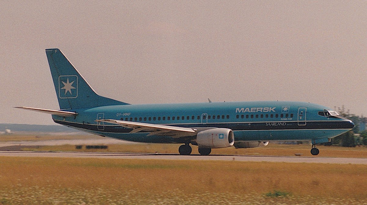 lemwerdersights's tweet image. Same aircraft, 6 years earlier. Still bearing the colours of Maersk Air but flying for Saarland Airlines (sticker).

Reg:  OY-MMF
Aircraft type:  Boeing 737-3L9
MSN/LN:  24571 / 1815
Airline:  Maersk Air
Dte:  June 28, 1998
Loc:  Frankfurt (FRA)
📷: @lemwerdersights
#avgeek #B737