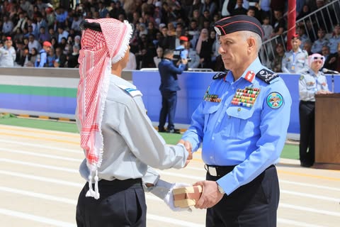 osama19563's tweet image. مدير الأمن العام يرعى حفل تخريج طلبة كلية الدفاع المدني  رعى مدير الأمن العام اللواء الدكتور عبيدالله المعايطة، اليوم ال...  #Jordan