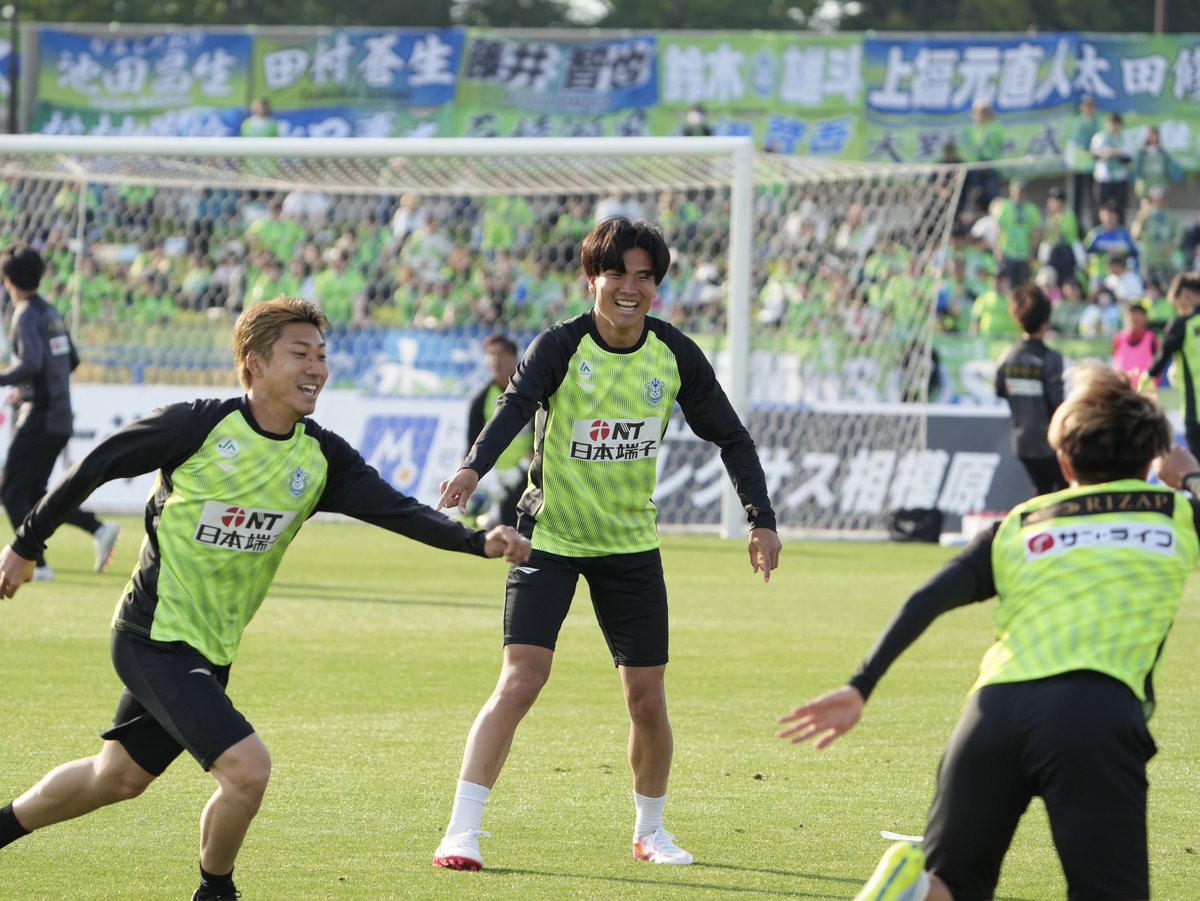 ブッキー tweet media