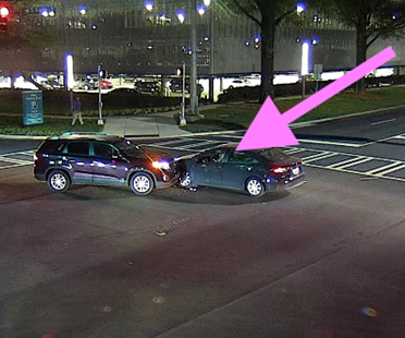 TrafficTeam9's tweet image. UPADTE: The crash on S. Kings Dr. near the entrance to Atrium Main is in the middle of the of the intersection #clt #cltraffic #clttraffic