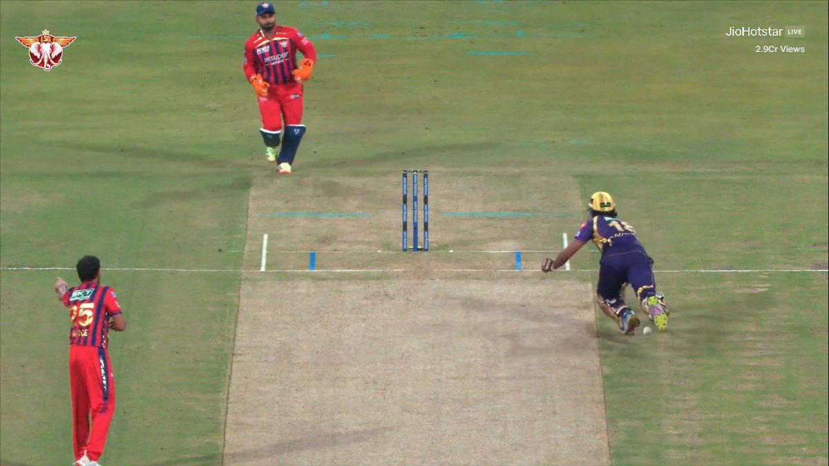 Divsrk2's tweet photo. EPL admits their VAR mistakes, but BCCI stays silent on Finn Allen and Angkrish Raghuvanshi. This is why we need an independent anti-corruption committee for umpires in the IPL.
 #CheatingAgainstKKR https://t.co/TGAL5FLOdh