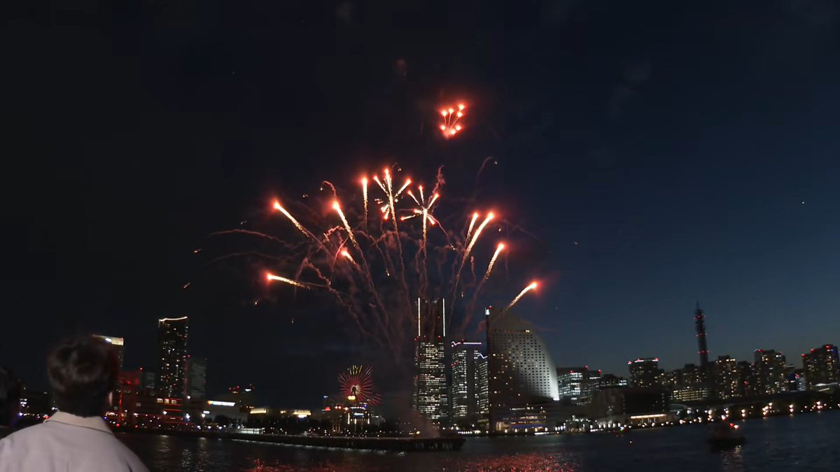 narmkung's tweet photo. 🎆🎇

#東方神起
#REDOCEAN https://t.co/w4cQieXb9h