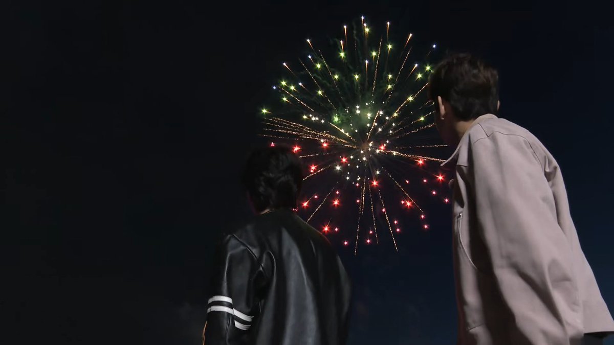 narmkung's tweet photo. 🎆🎇

#東方神起
#REDOCEAN https://t.co/w4cQieXb9h