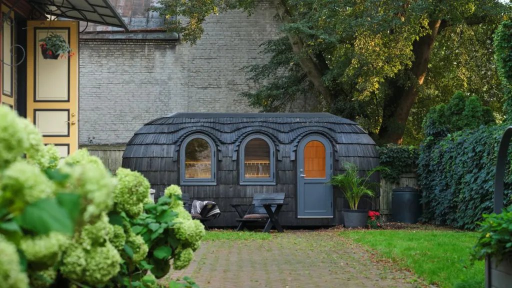 MarktheSpaman's tweet image. .@GlantzMaya: I've Found the Ultimate Way to Create a  #Spa-Style Luxury Retreat in My Own Backyard — An Outdoor #Sauna Is 2026's  Hottest #Wellness-Inspired Trend ~ via @Livingetc