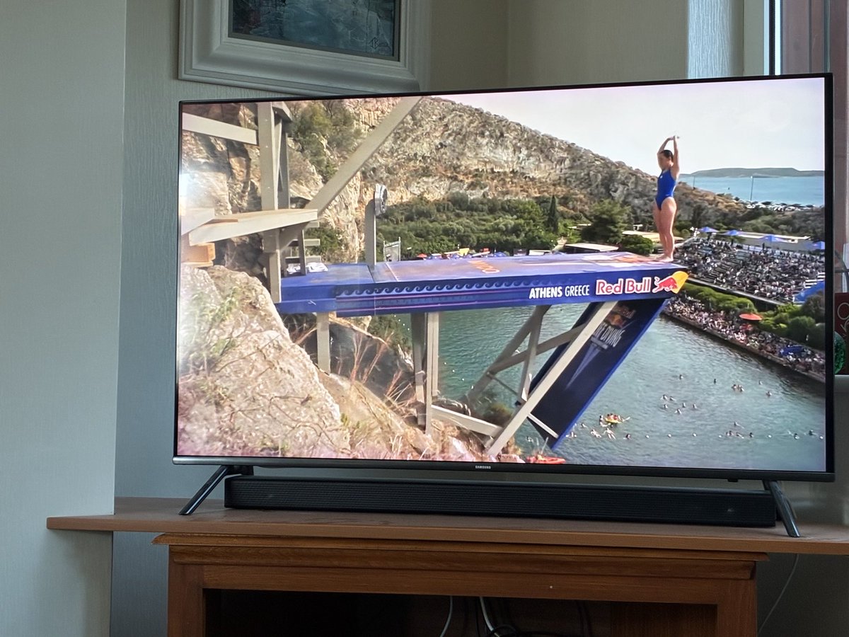 JaneVCarroll's tweet image. Random cable
scrolling found me this..
@rbulltv 
#cliffdiving
#worldseries