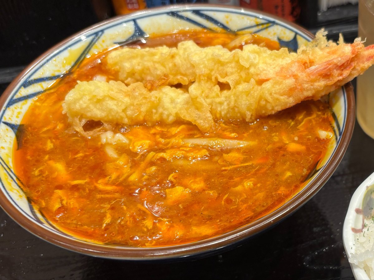 #海老カツトマたまカレーうどん
これ海老カツってえび天といっしょ？！なんか他の人の写真と全然ちがうこれ通常？れ