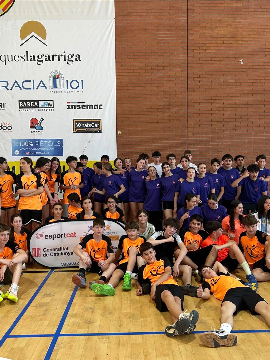 korfbalcat's tweet photo. Quina gran iniciativa de l'AEE Manuel Blancafort el passat 22 d'abril organitzant la 1a Jornada Solidària de #Korfbal a #LaGarriga, tot recollint productes per destinar-los a la Fundació @BancAlimentsBcn. 👏 #Solidaritat #Cooperació #Valors #cevo @ajlagarriga @UCECcat #corfbol https://t.co/eA1RT6BbzK