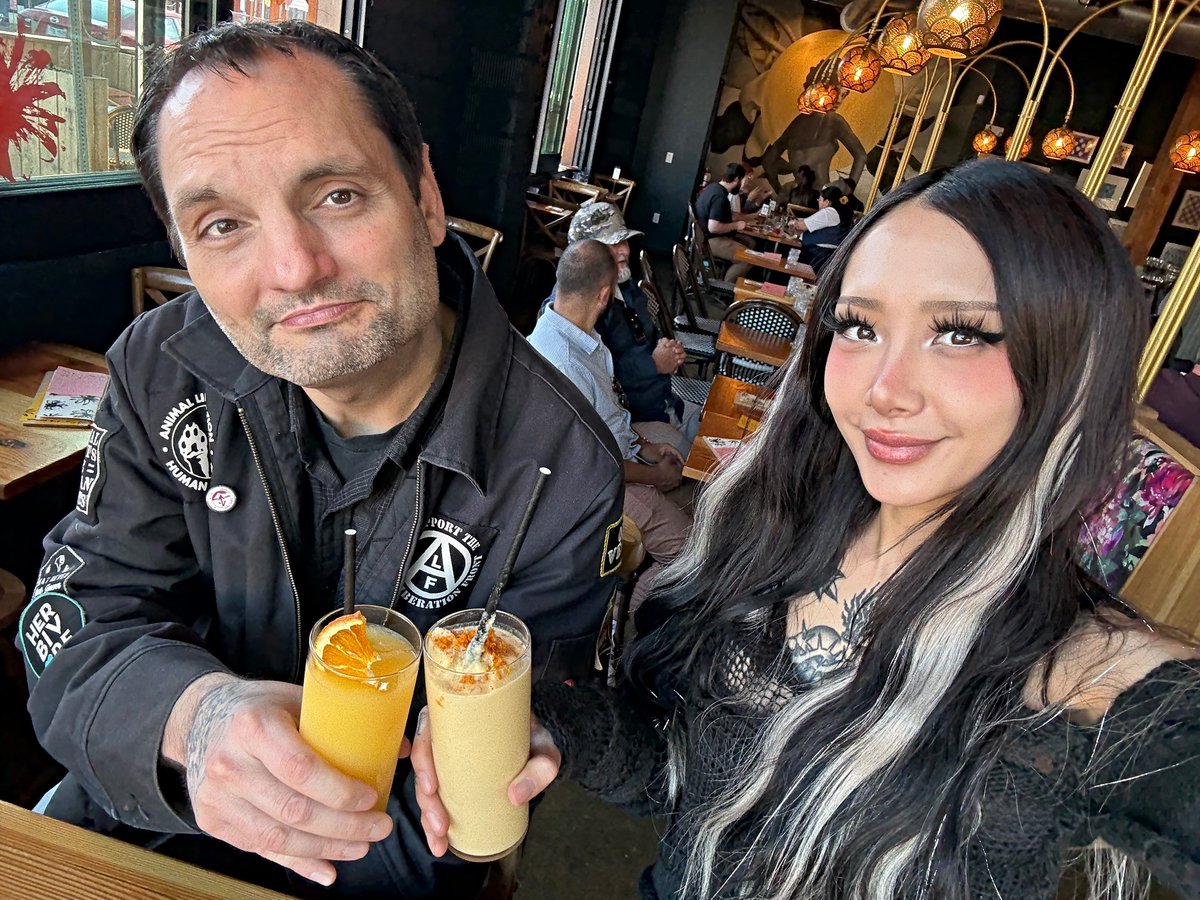 Robotvirgin's tweet image. With Goddess Suki for Birthday Vegan Dinner at June, a Vegan Cocktail Bar in Beaverton, OR!

.
.
.
#goddess #queen #domineeringwoman #asianbeauty #koreangoddess #model #modeling #instagrammodel #beautifulwoman #vegandate #vegandinner #vegan #veganfood #veganism #govegan #birthday