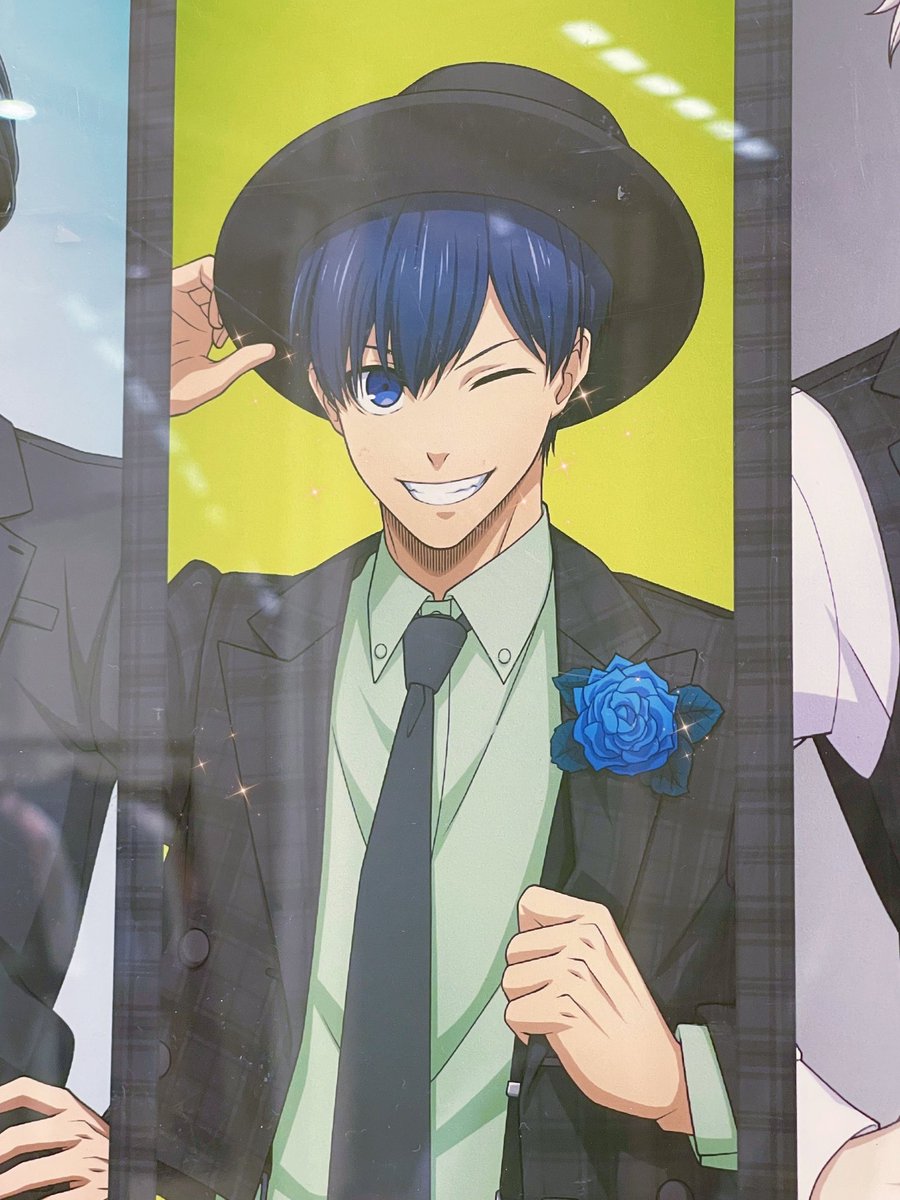 kiisluvss's tweet photo. kaiser staking his claim on isagi like damn we see the blue rose😭😭😭😭 nobody's taking him away from u https://t.co/YNV8XvZKeR