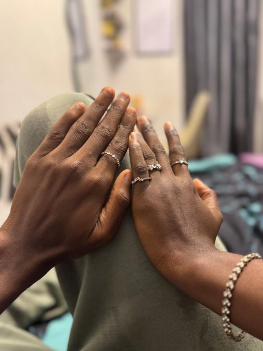 PROFESSOR tweet media